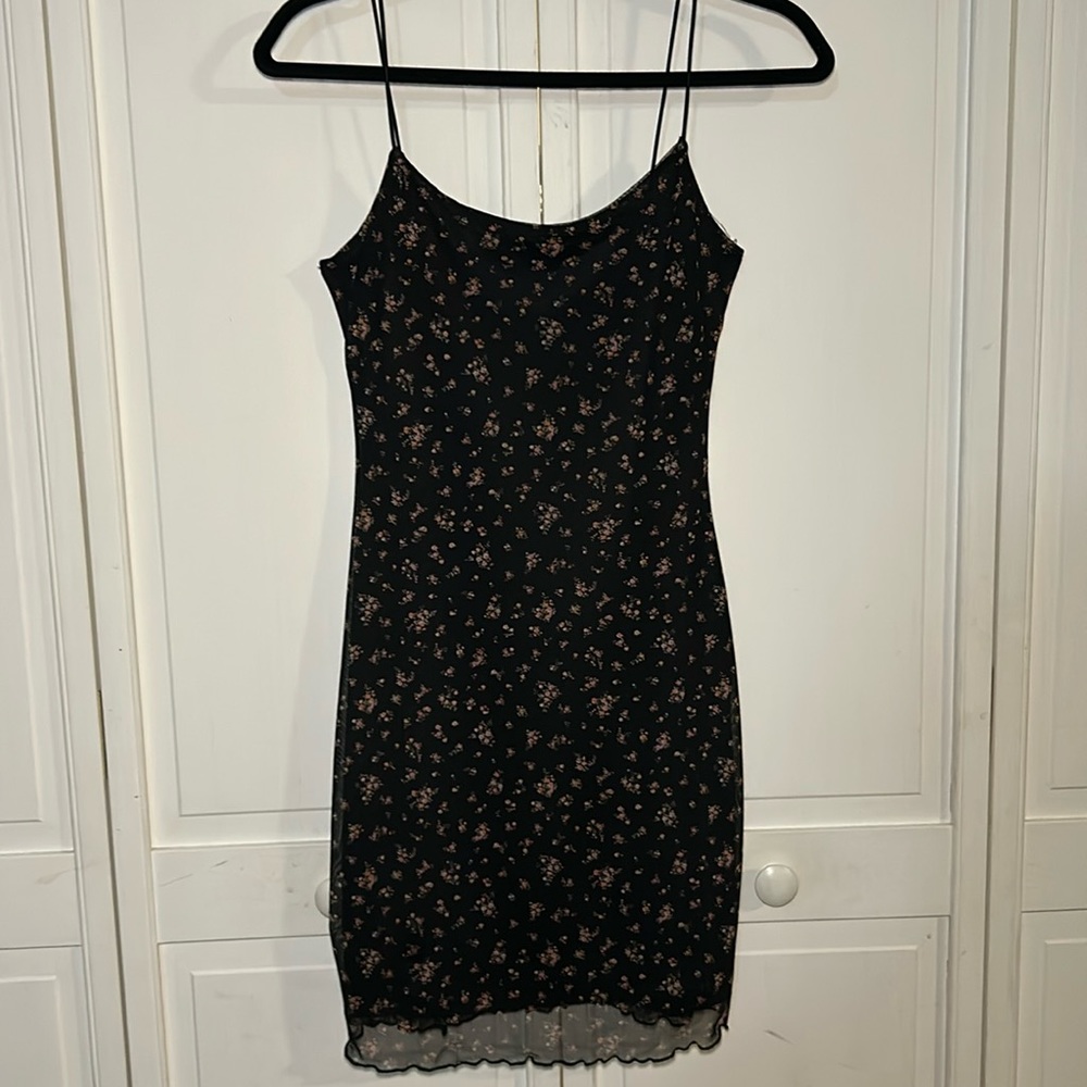 Rue 21 black floral form-fit dress, Size M, Polyester & Spandex material